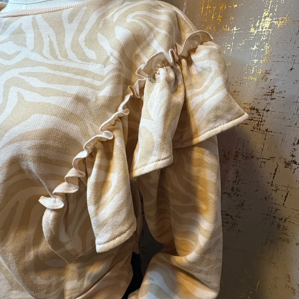 Jessica Simpson Gold and Cream Top - Picture 3 of 7